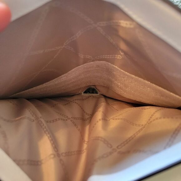 NWT Michael Kors Optic White Wristlet - Picture 8 of 9